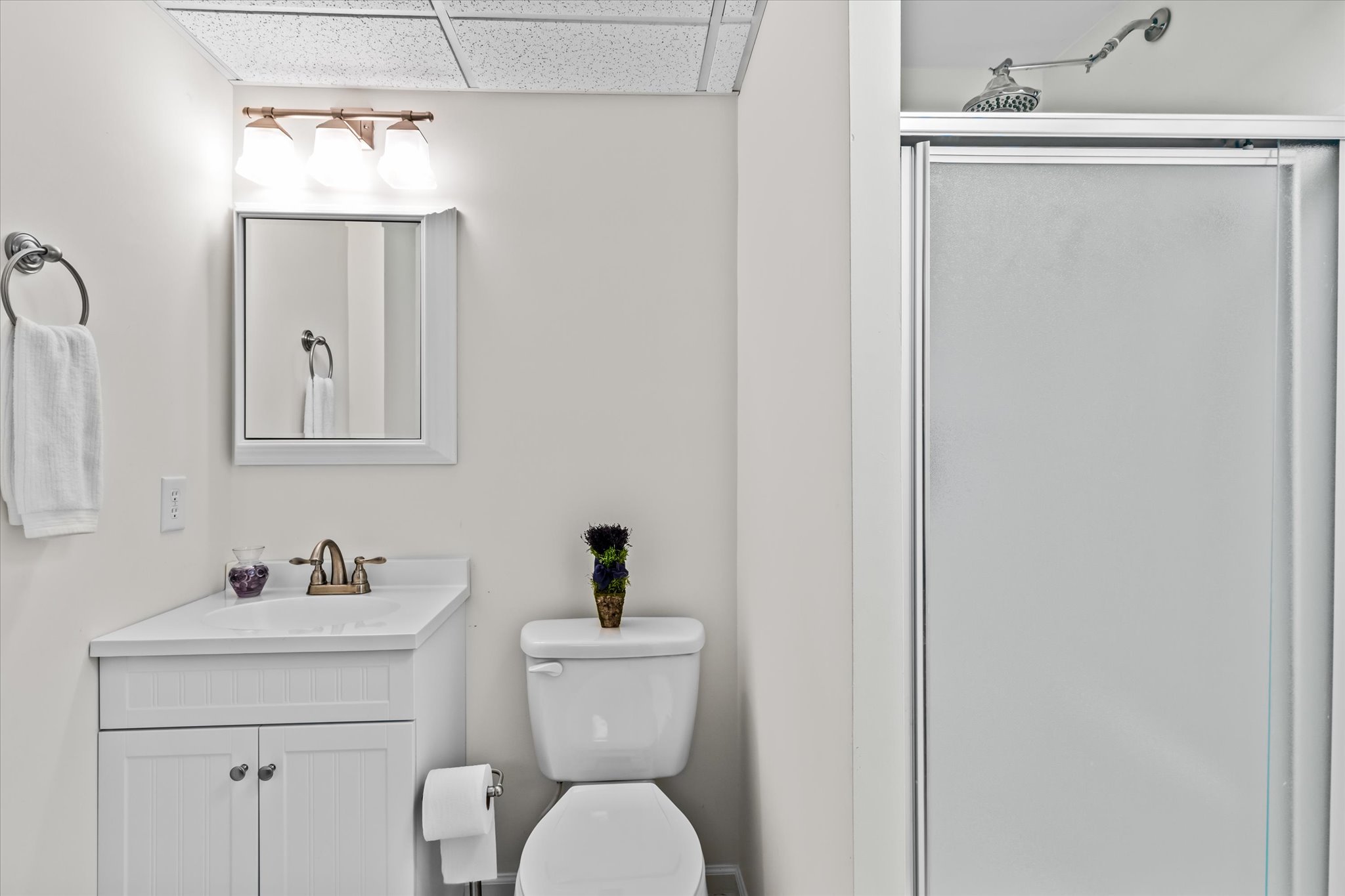 Mooresville, North Carolina, 28117, United States, 2 Bedrooms Bedrooms, ,3 BathroomsBathrooms,Residential,For Sale,1841557