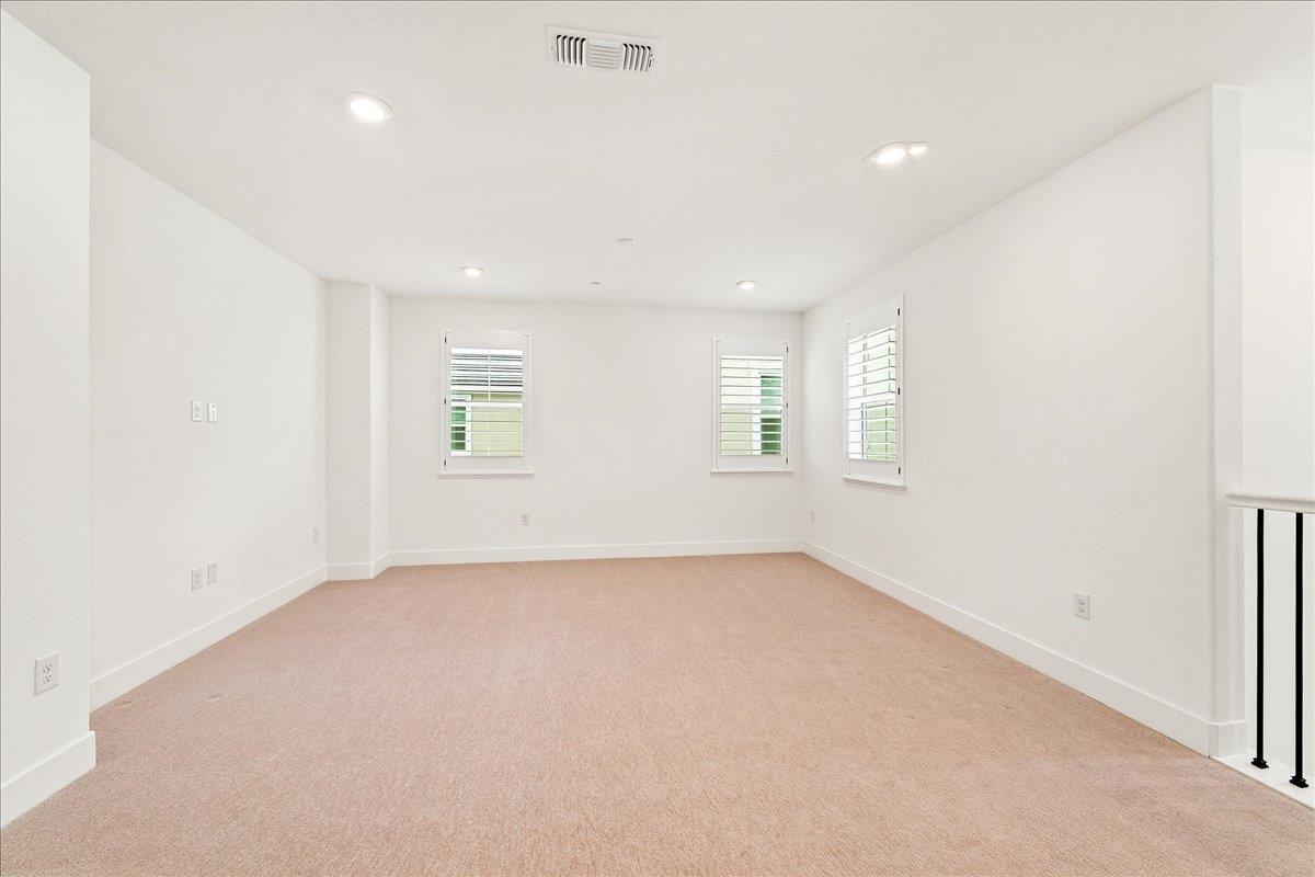 Roseville, California, 95747, United States, 5 Bedrooms Bedrooms, ,4 BathroomsBathrooms,Residential,For Sale,1998705