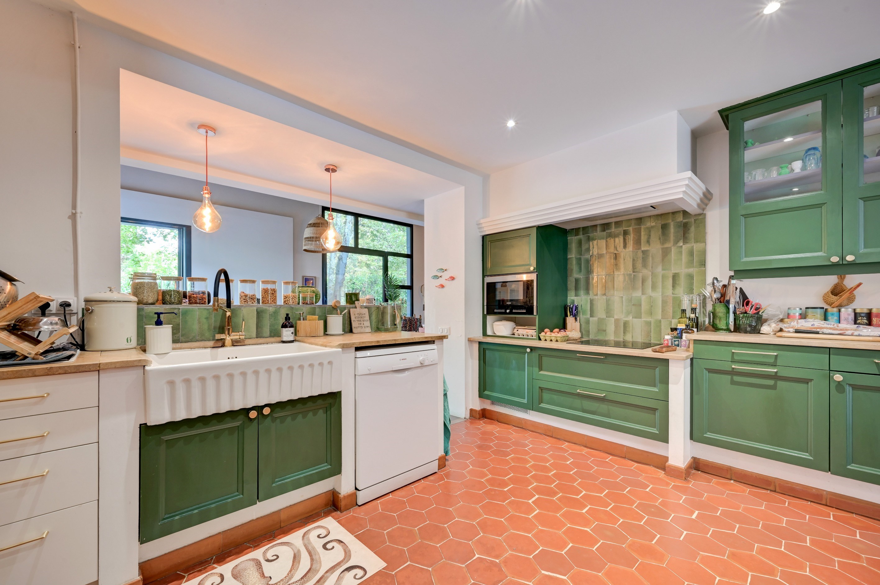  Elegant family estate with 6 suites, guest house, swimming pool, and outbuildin… - 物件實景
