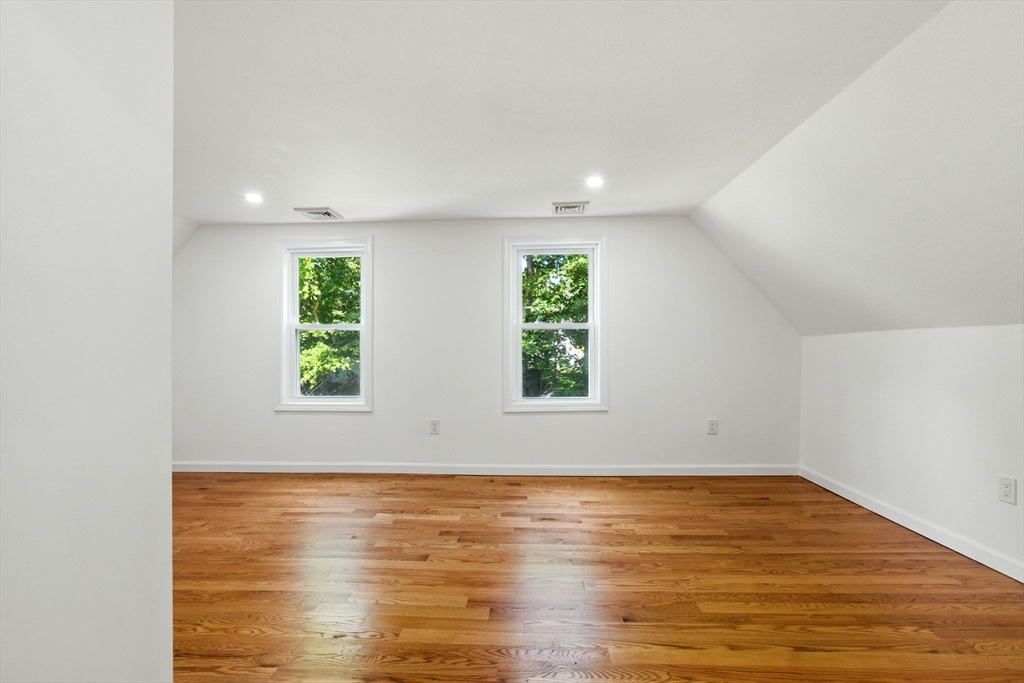 East Bridgewater, Massachusetts, 02333, United States, 3 Bedrooms Bedrooms, ,3 BathroomsBathrooms,Residential,For Sale,1943451