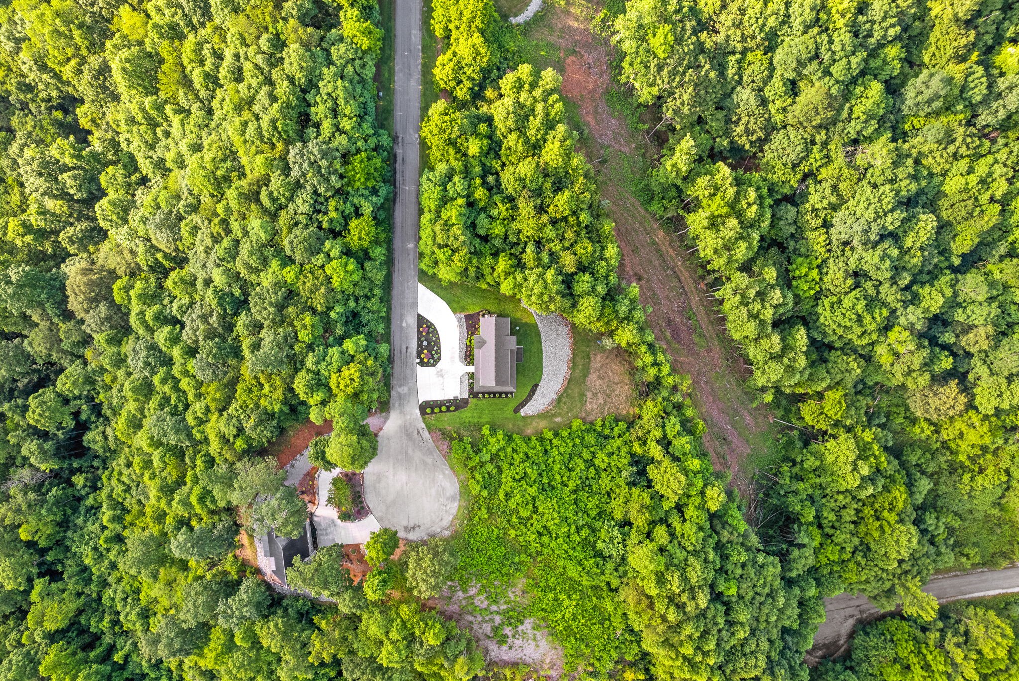 Smithville, Tennessee, 37166, United States, 3 Bedrooms Bedrooms, ,4 BathroomsBathrooms,Residential,For Sale,1935020