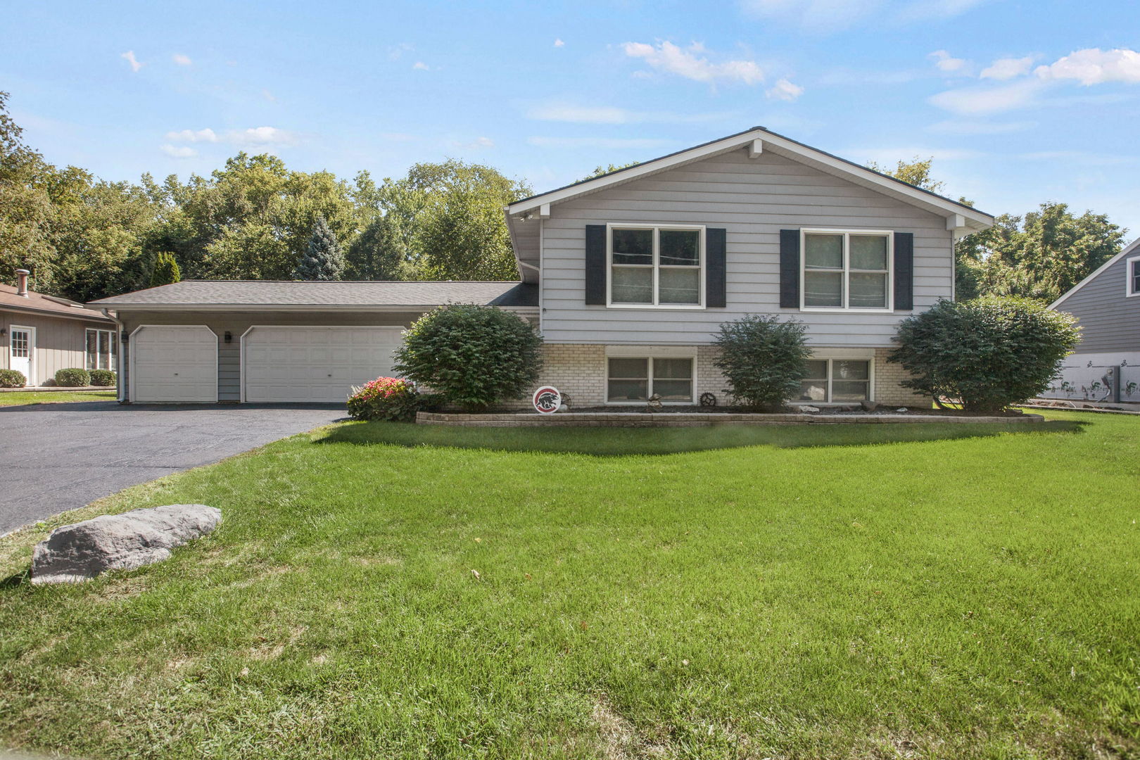 Geneva, Illinois, 60134, United States, 4 Bedrooms Bedrooms, ,3 BathroomsBathrooms,Residential,For Sale,1932749