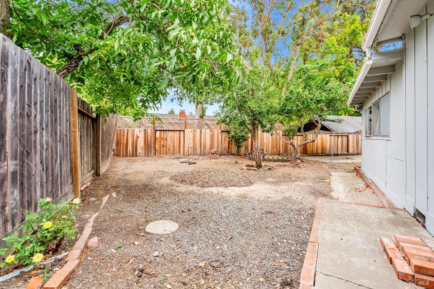 Petaluma, California, 94954, United States, 4 Bedrooms Bedrooms, ,2 BathroomsBathrooms,Residential,For Sale,1917667