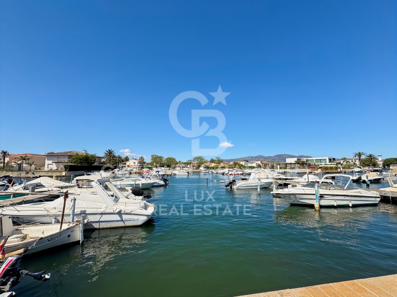 Empuriabrava, Catalonia, ES, 4 Bedrooms Bedrooms, ,2 BathroomsBathrooms,Residential,For Sale,1795076