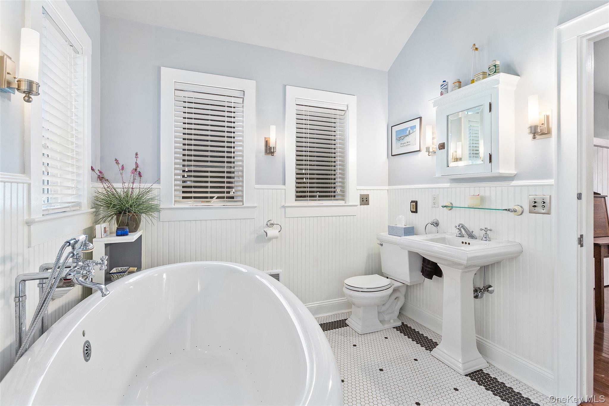 South Salem, New York, 10590, United States, 2 Bedrooms Bedrooms, ,2 BathroomsBathrooms,Residential,For Sale,1949809