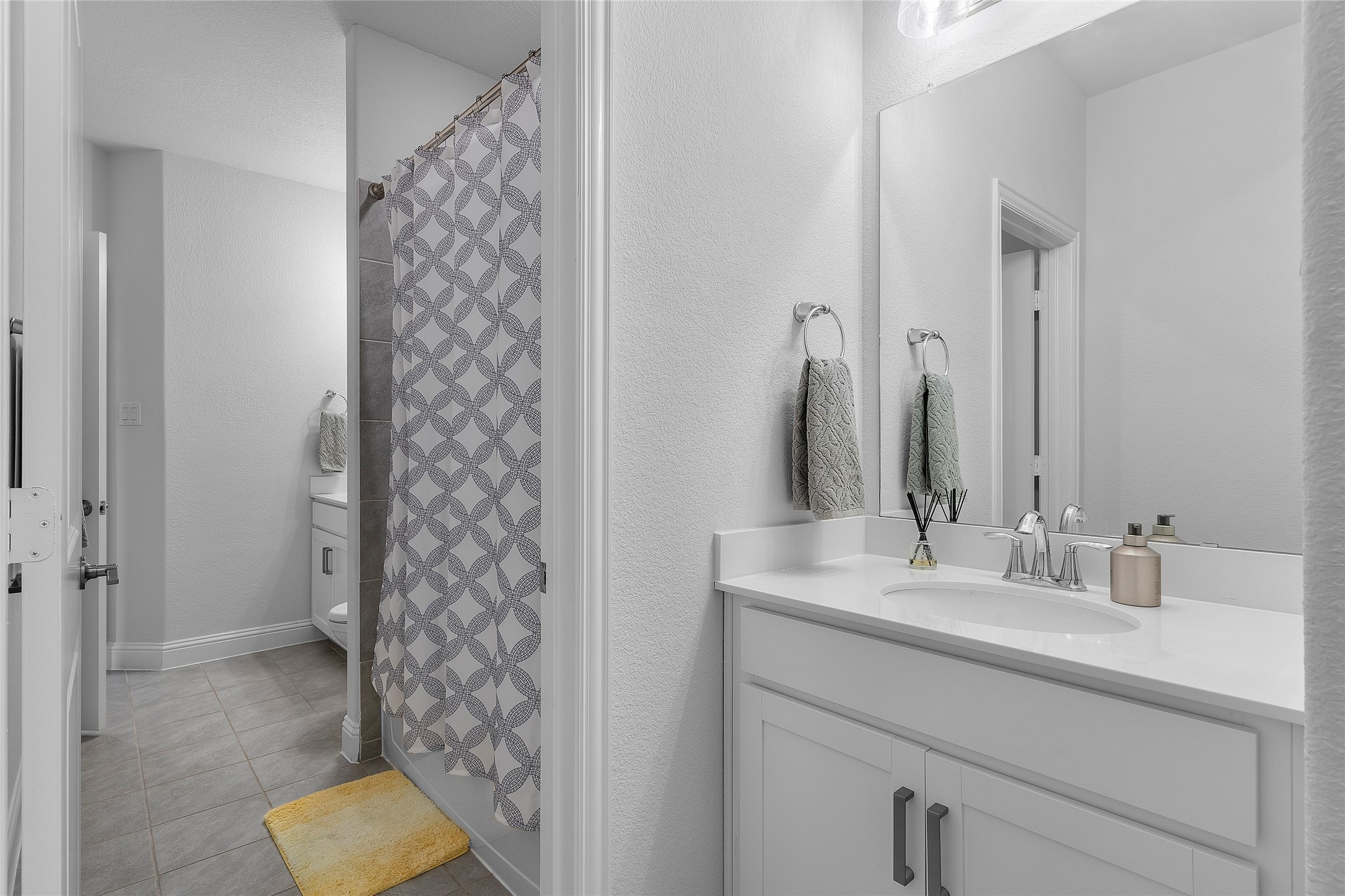 Carrollton, Texas, 75010, United States, 4 Bedrooms Bedrooms, ,3 BathroomsBathrooms,Residential,For Sale,1941049