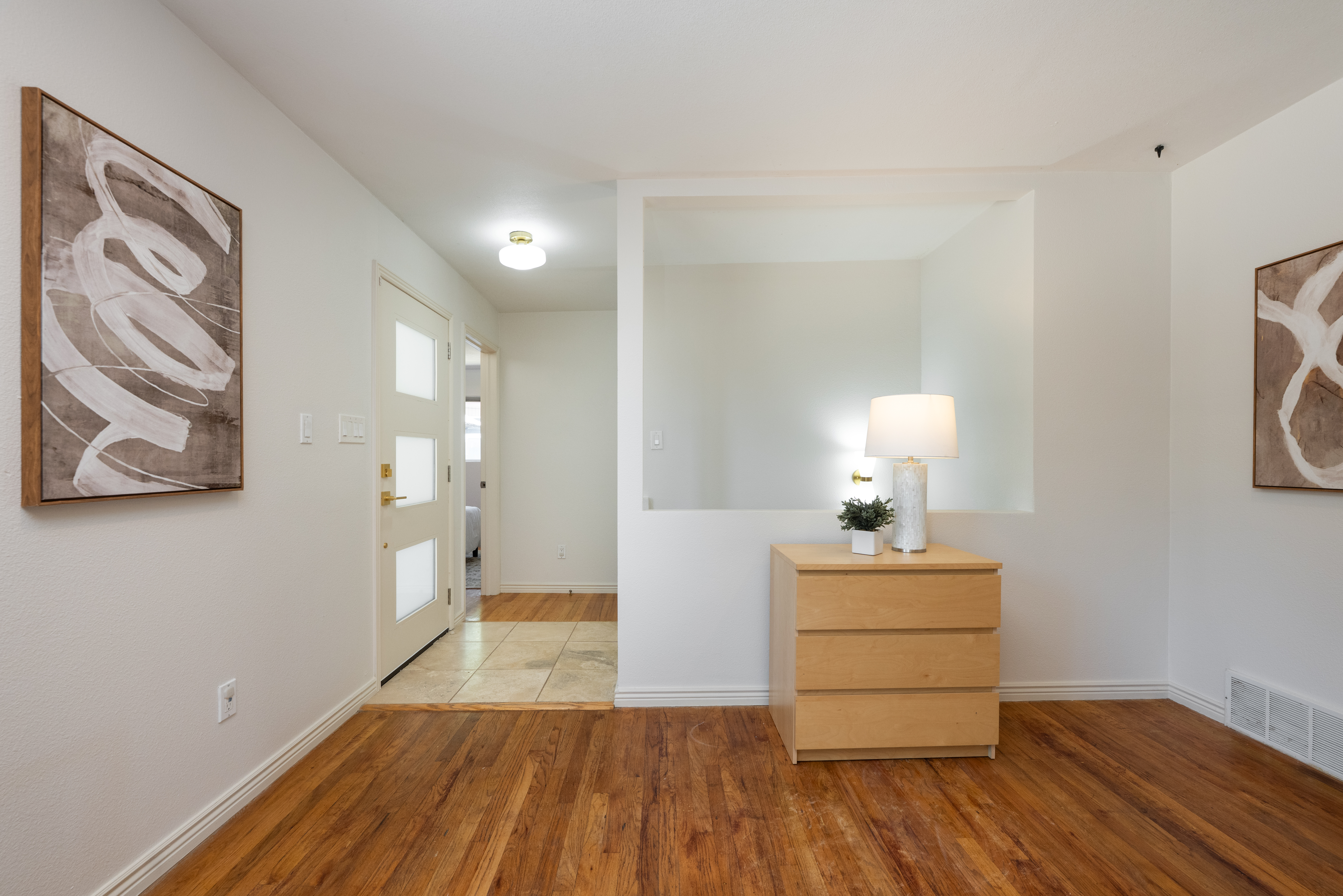  Beautiful mid-century modern home offering the perfect blend - 物件實景