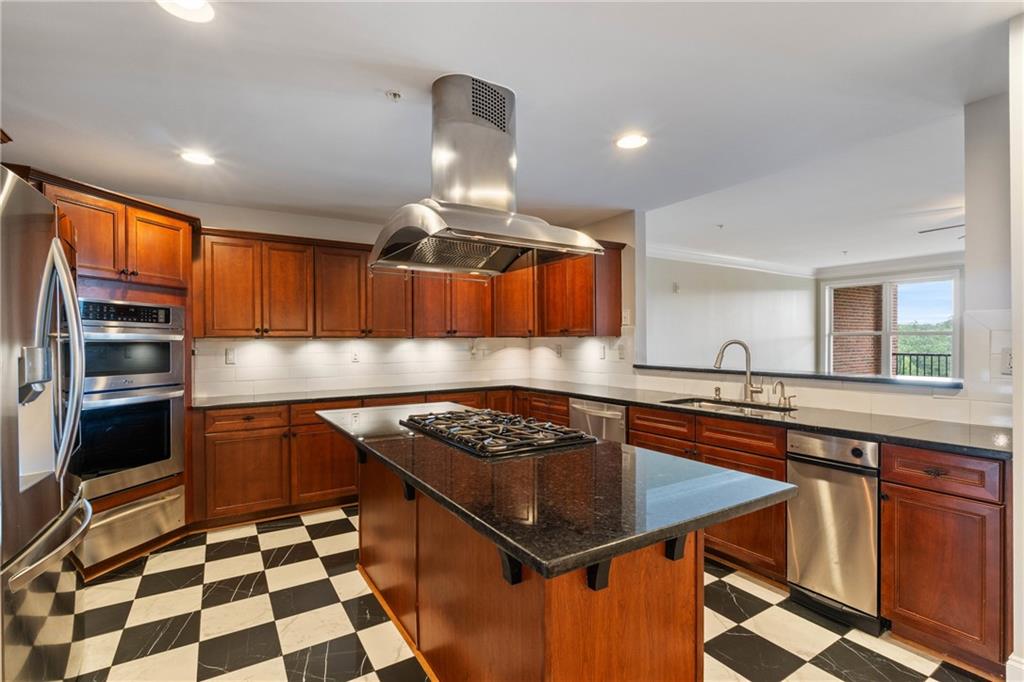 Roswell, Georgia, 30075, United States, 2 Bedrooms Bedrooms, ,3 BathroomsBathrooms,Residential,For Sale,1928798