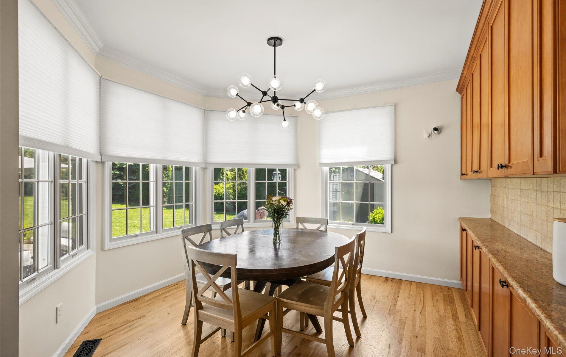 Huntington, New York, 11743, United States, 6 Bedrooms Bedrooms, ,4 BathroomsBathrooms,Residential,For Sale,1827761
