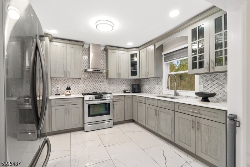 Wayne Twp., New Jersey, 07470, United States, 5 Bedrooms Bedrooms, ,2 BathroomsBathrooms,Residential,For Sale,1988198