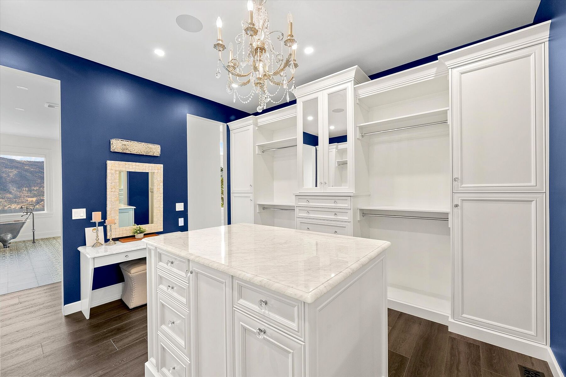  Gated Lake View Estate - 物件實景