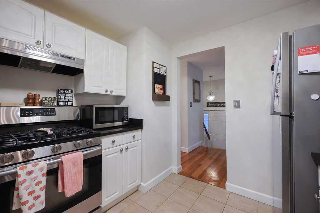 Framingham, Massachusetts, 01701, United States, 3 Bedrooms Bedrooms, ,2 BathroomsBathrooms,Residential,For Sale,1987997