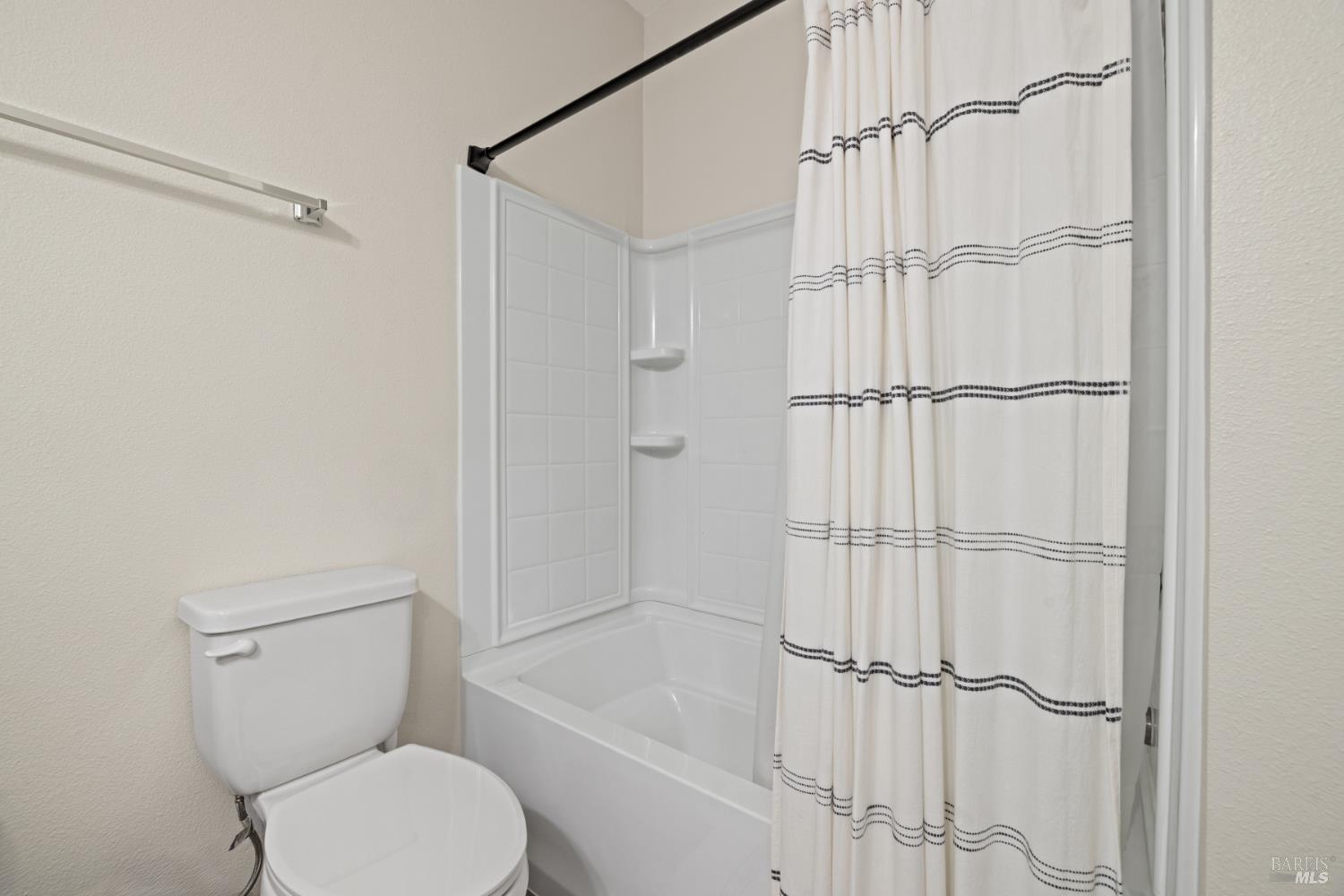 Santa Rosa, California, 95407, United States, 3 Bedrooms Bedrooms, ,3 BathroomsBathrooms,Residential,For Sale,1947152