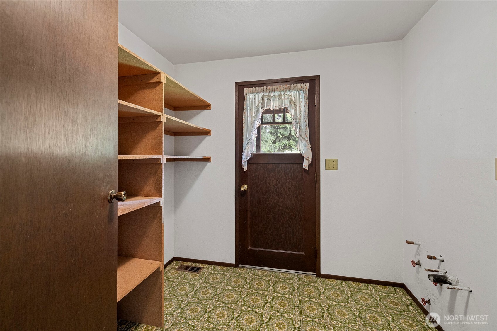 Burlington, Washington, 98233, United States, 4 Bedrooms Bedrooms, ,3 BathroomsBathrooms,Residential,For Sale,2002845