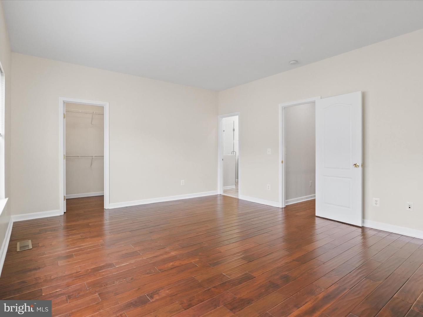 Alexandria, Virginia, 22306, United States, 3 Bedrooms Bedrooms, ,4 BathroomsBathrooms,Residential,For Sale,1989566