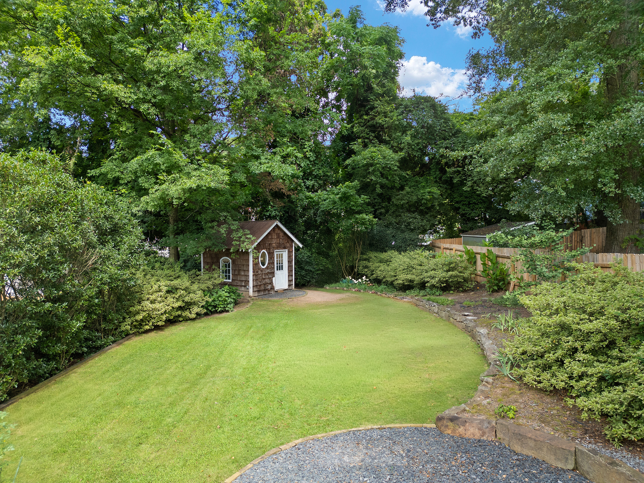  Thoughtfully Updated Oakhurst Bungalow - 物件實景