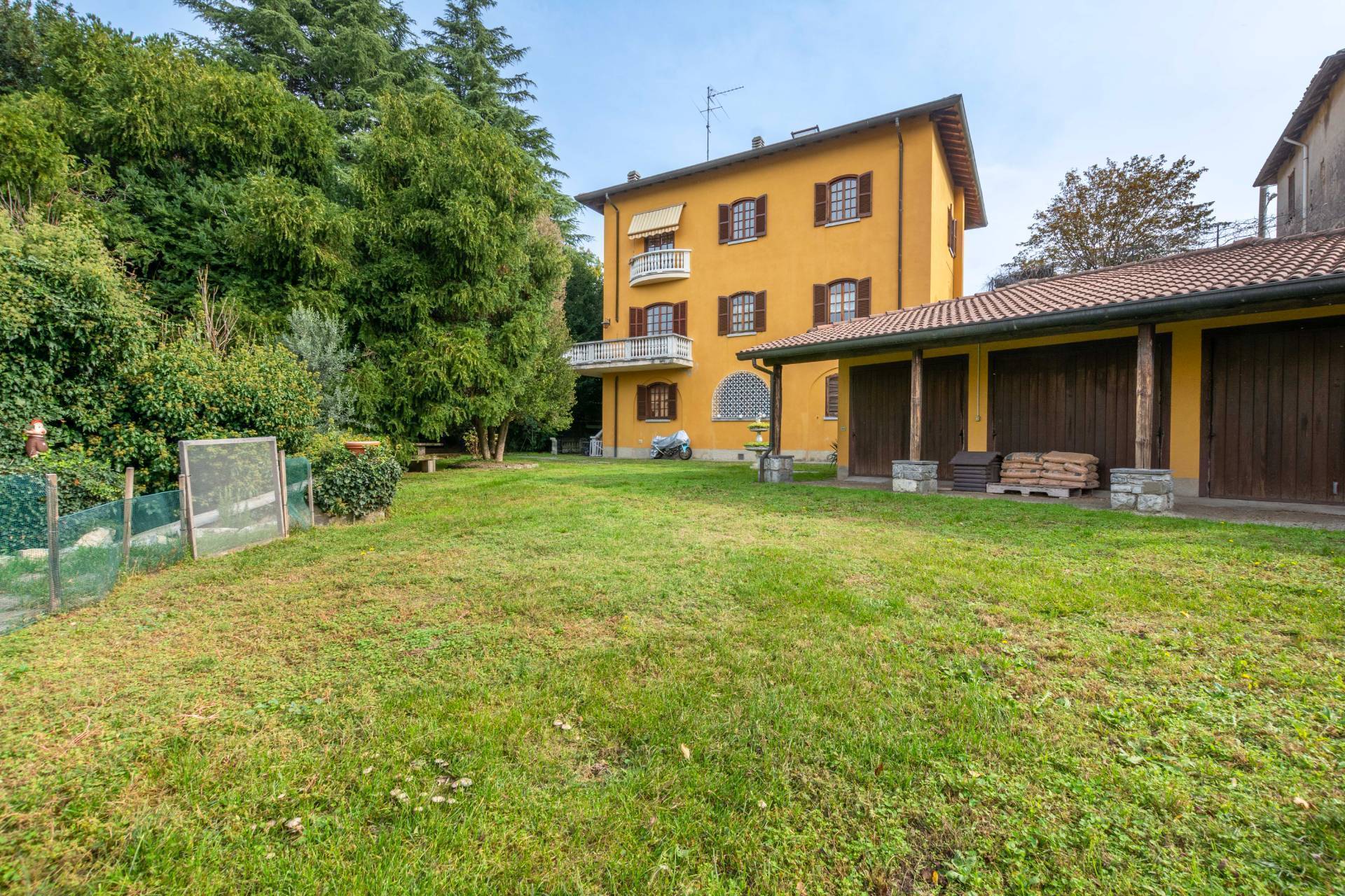 Via Sant'Antonio Maria Zaccaria, Eupilio, Como, 22030, IT, 5 Bedrooms Bedrooms, ,4 BathroomsBathrooms,Residential,For Sale,Via Sant'Antonio Maria Zaccaria,1628285