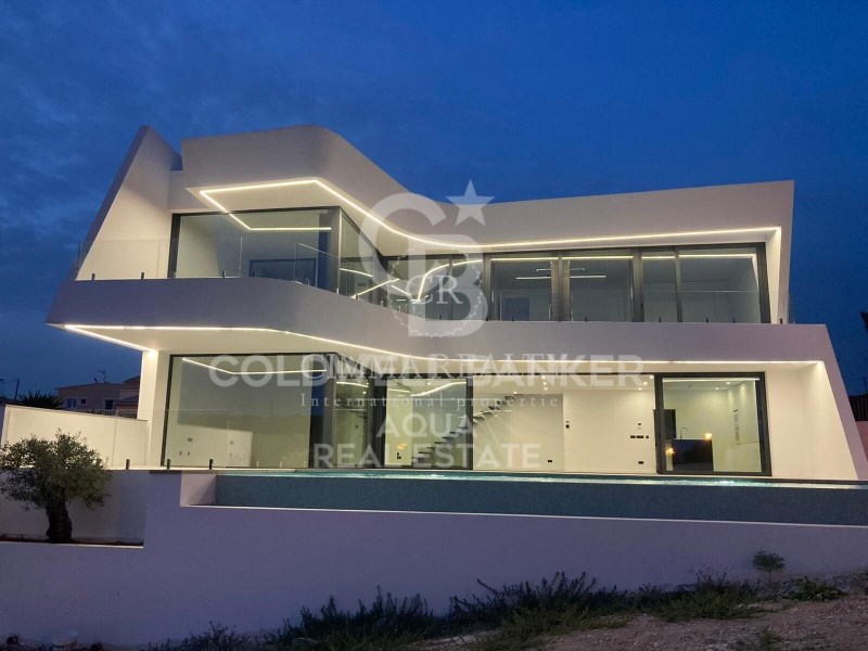 Alicante, Calpe / Calp, Calpe Pueblo Alicante, Cal, Calpe / Calp, Comunidad Valenciana, 03710, ES, 5 Bedrooms Bedrooms, ,5 BathroomsBathrooms,Residential,For Sale,Alicante, Calpe / Calp, Calpe Pueblo Alicante, Cal,1621624