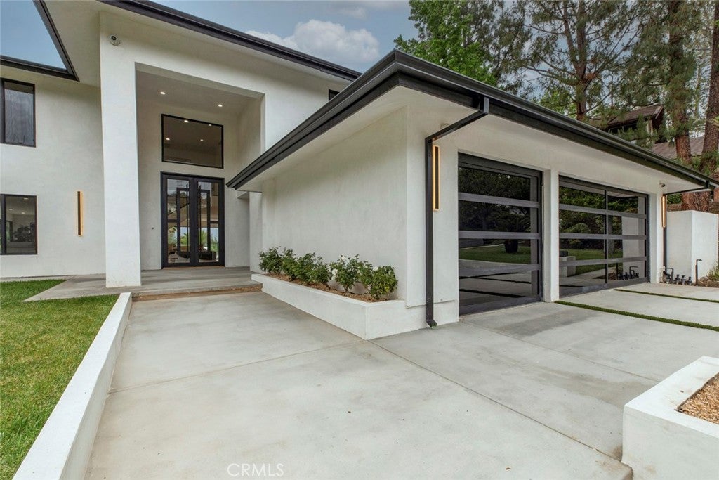 Encino, California, 91316, United States, 6 Bedrooms Bedrooms, ,5 BathroomsBathrooms,Residential,For Sale,1938851