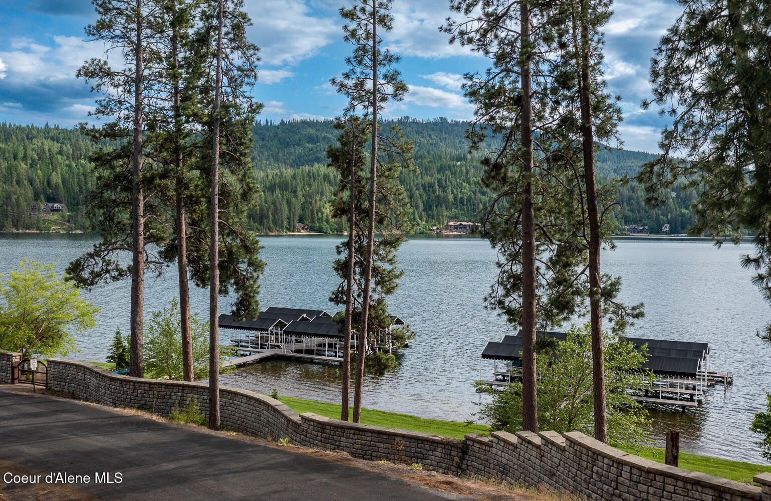 Coeur d'Alene, Idaho, 83814, United States, 4 Bedrooms Bedrooms, ,4 BathroomsBathrooms,Residential,For Sale,1851825