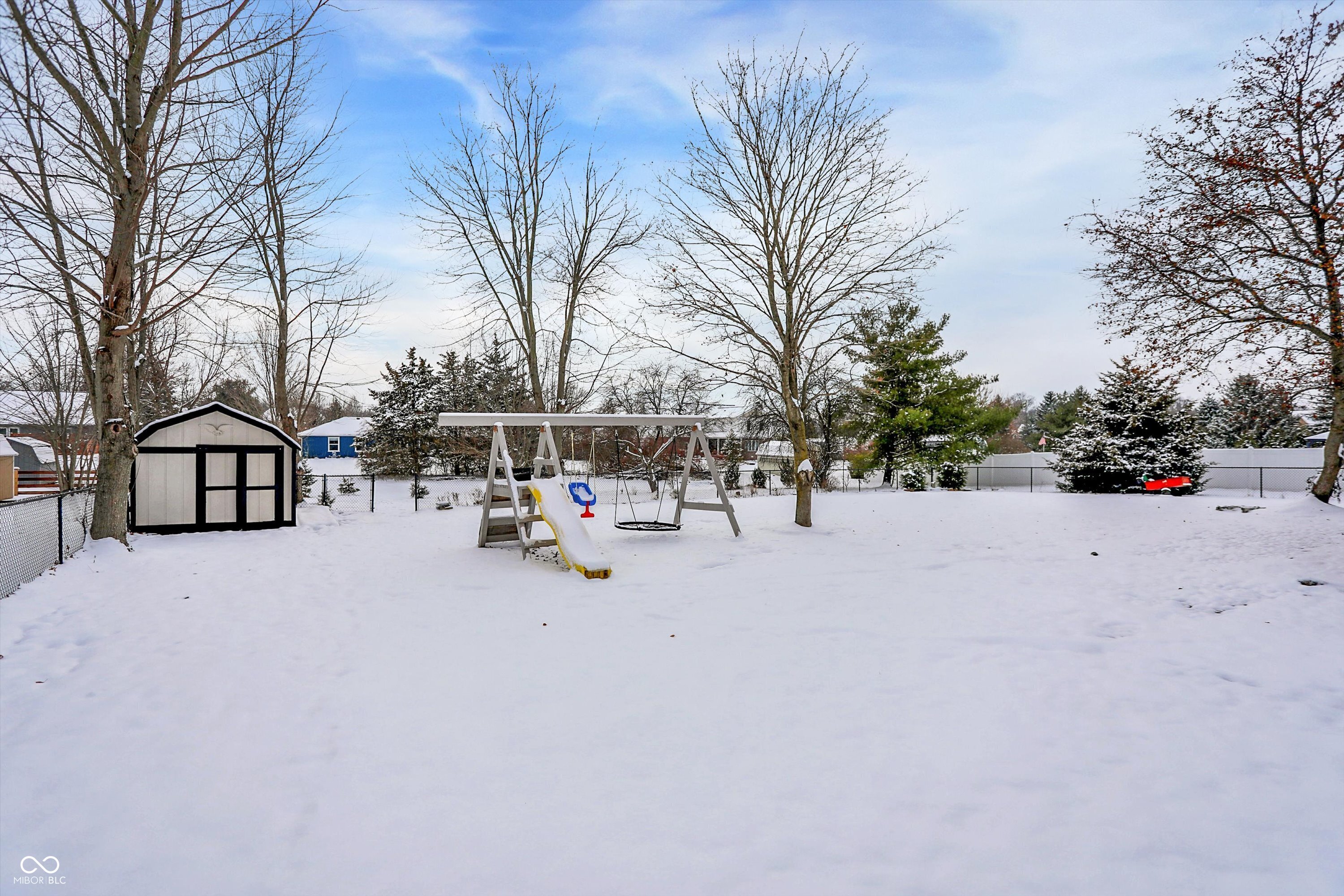 Zionsville, Indiana, 46077, United States, 3 Bedrooms Bedrooms, ,2 BathroomsBathrooms,Residential,For Sale,2001514