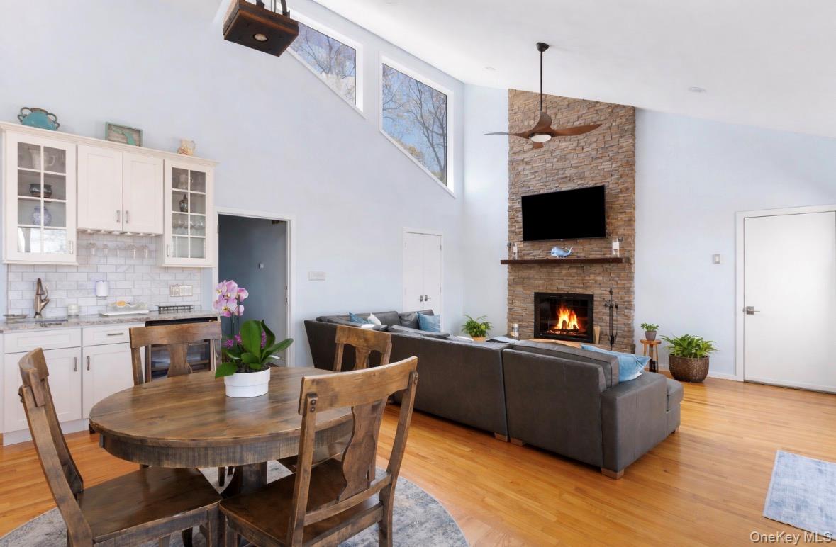 East Setauket, New York, 11733, United States, 5 Bedrooms Bedrooms, ,4 BathroomsBathrooms,Residential,For Sale,2048500