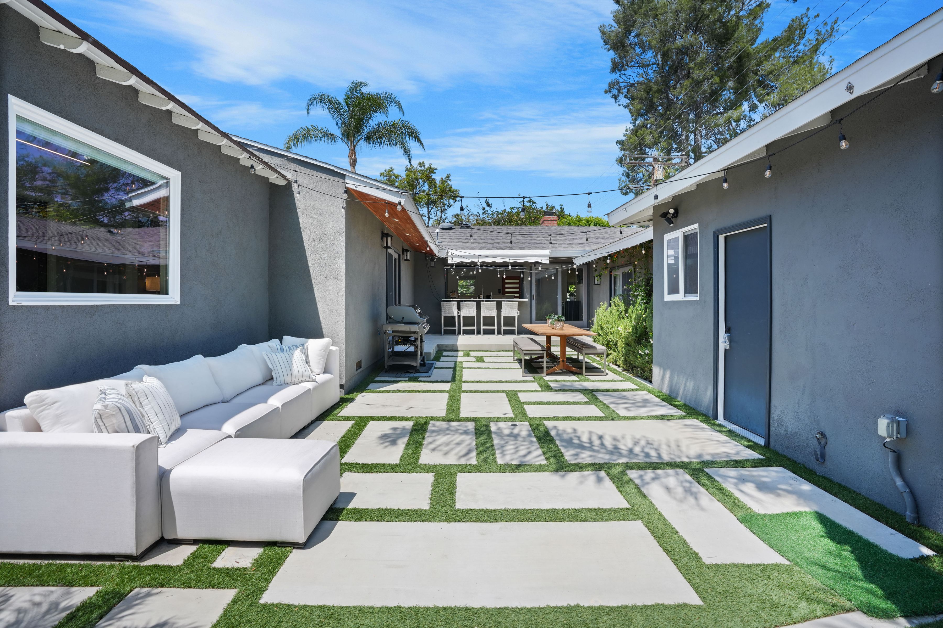  4744 Camellia Avenue - 物件實景