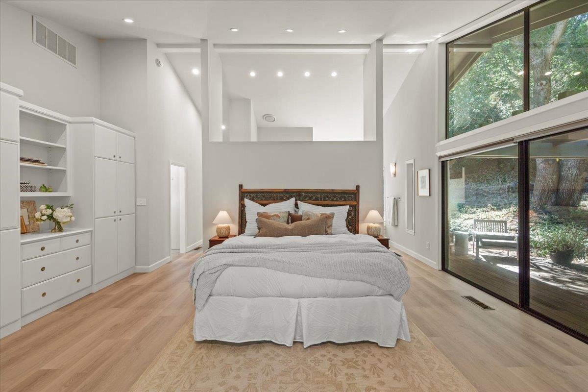 Los Altos Hills, California, 94022, United States, 5 Bedrooms Bedrooms, ,5 BathroomsBathrooms,Residential,For Sale,1907317