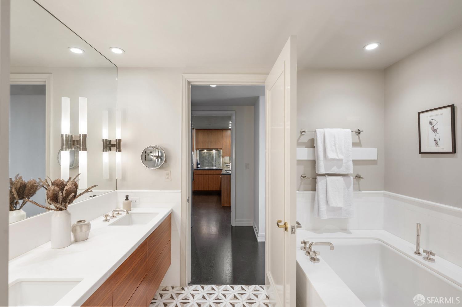 San Francisco, California, 94103, United States, 2 Bedrooms Bedrooms, ,3 BathroomsBathrooms,Residential,For Sale,1793366