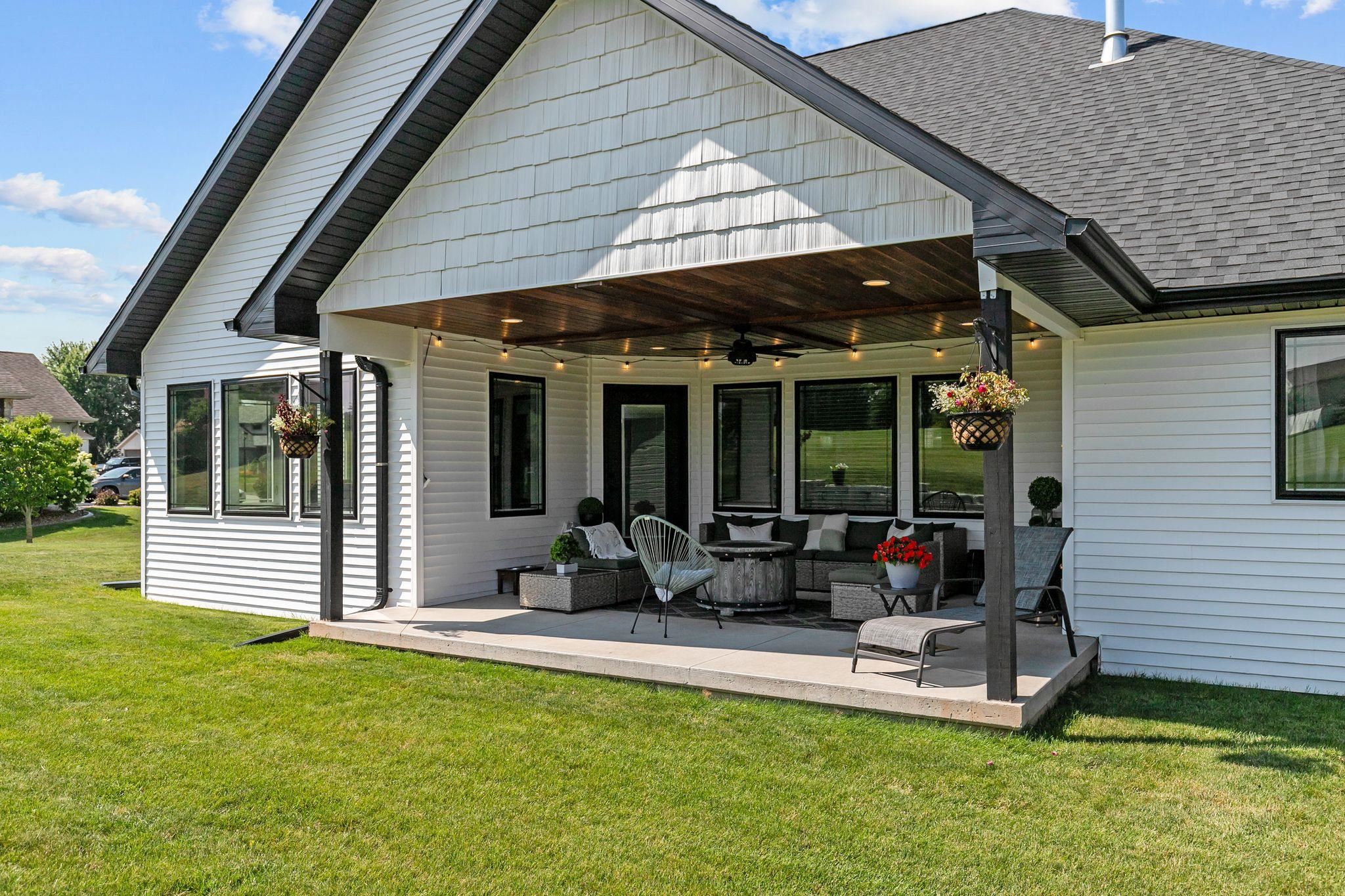 Sherwood, Wisconsin, 54169, United States, 4 Bedrooms Bedrooms, ,4 BathroomsBathrooms,Residential,For Sale,1977461