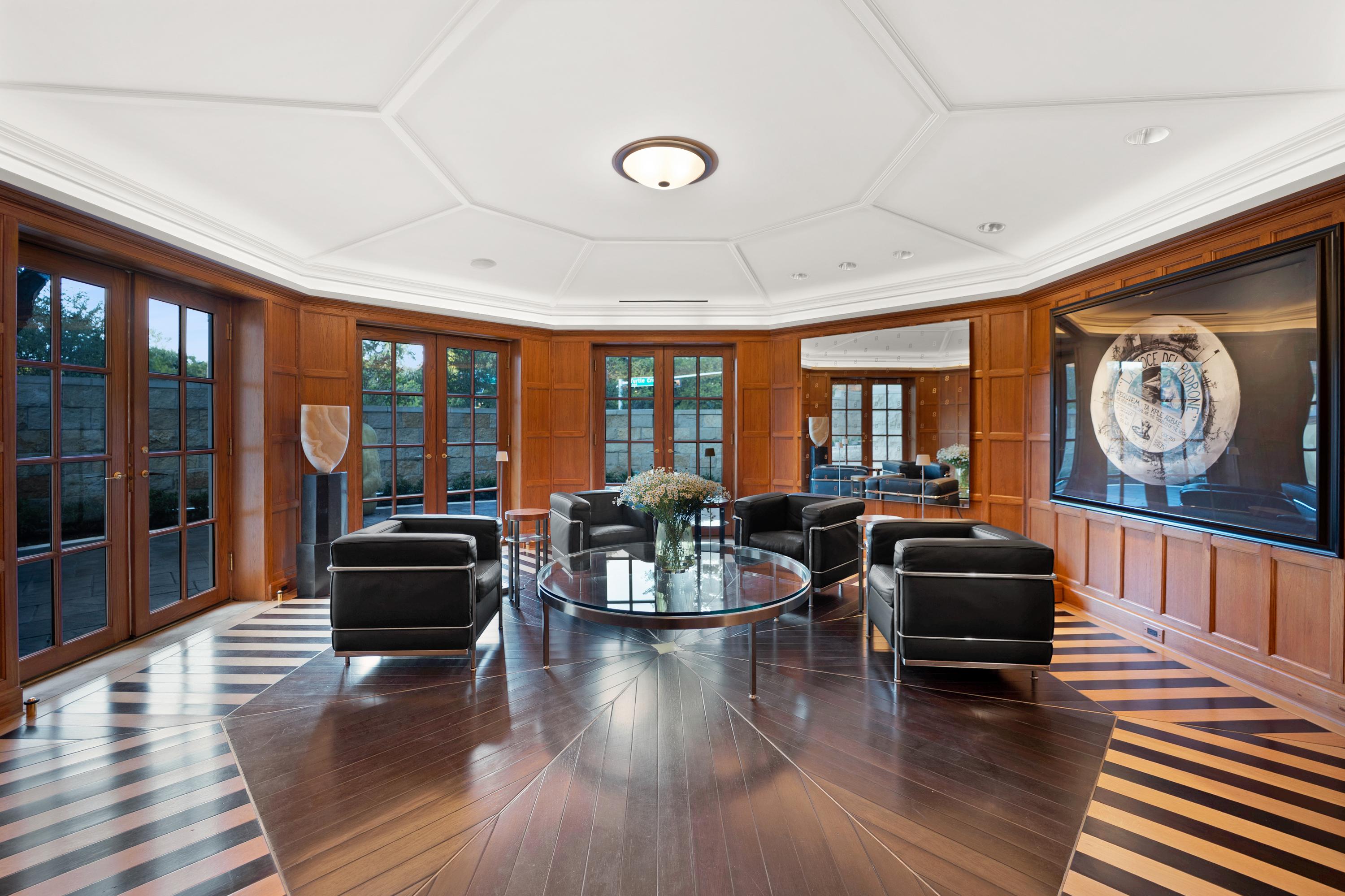  Out of This World - 物件實景