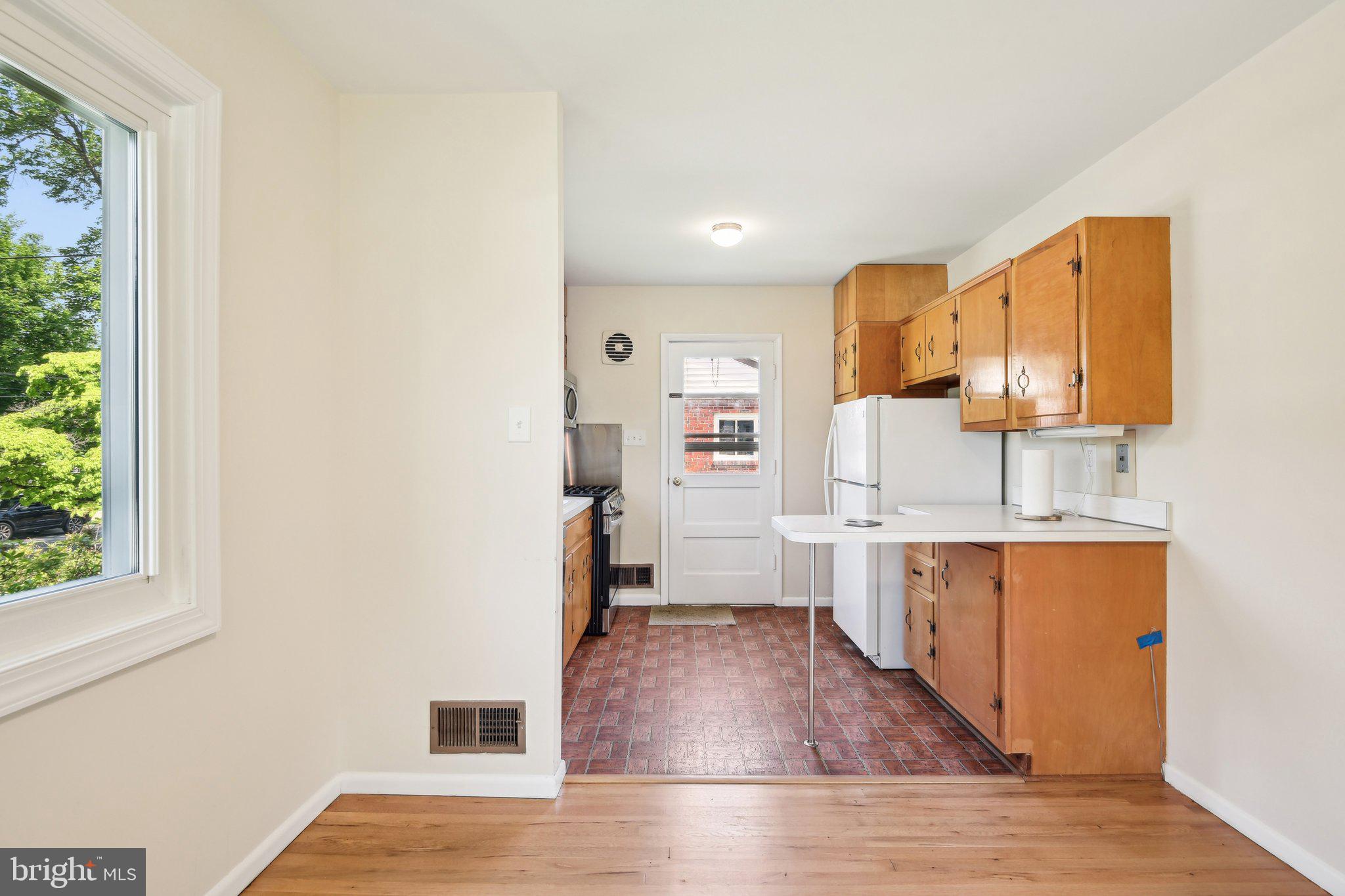 Silver Spring, Maryland, 20906, United States, 3 Bedrooms Bedrooms, ,2 BathroomsBathrooms,Residential,For Sale,1916566
