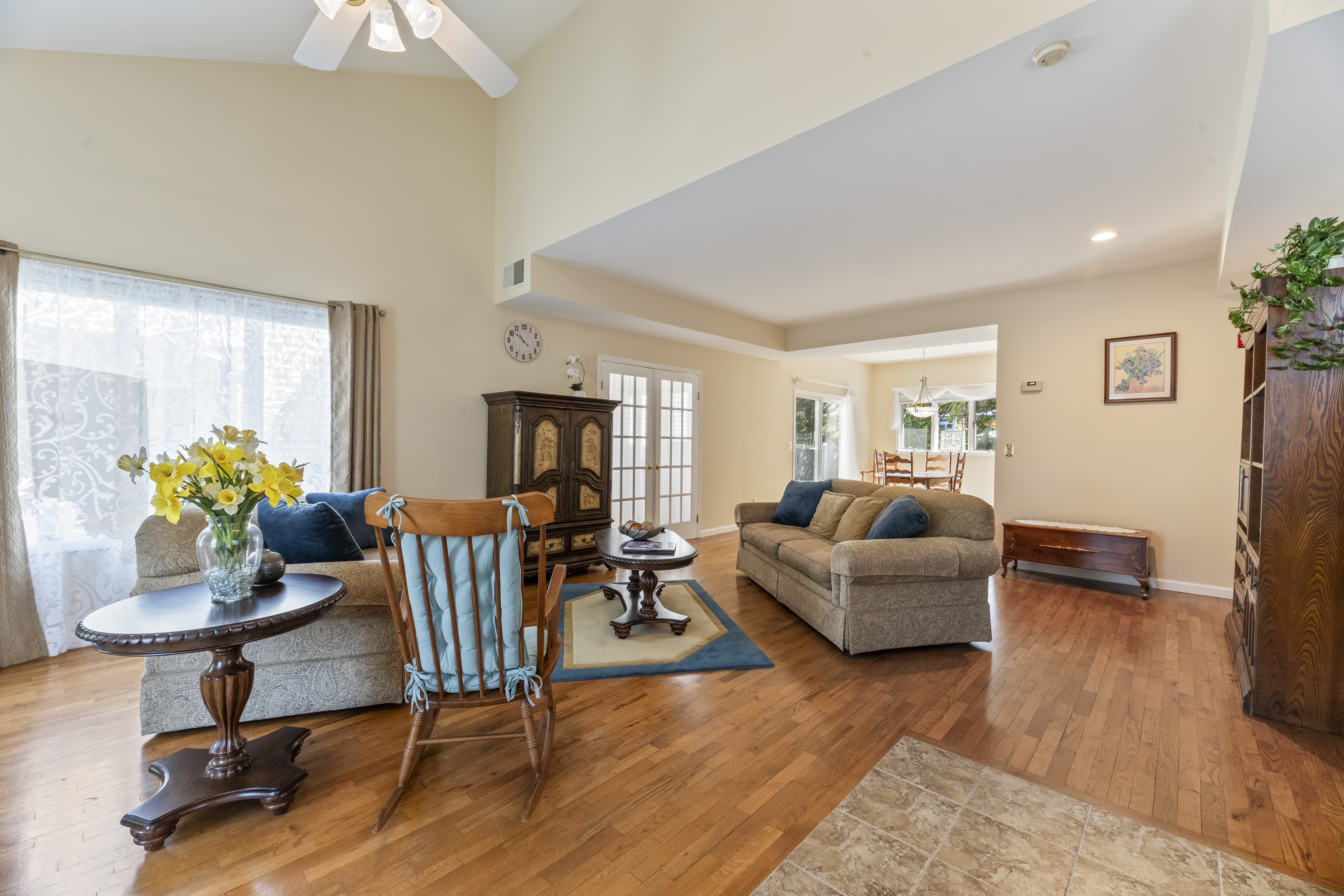 Keyport, New Jersey, 07735, United States, 2 Bedrooms Bedrooms, ,3 BathroomsBathrooms,Residential,For Sale,1914240