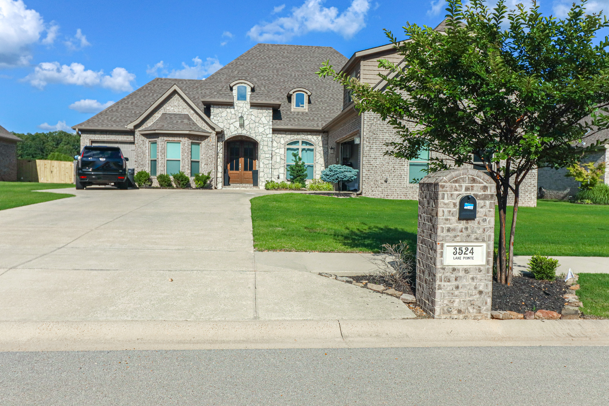 Jonesboro, Arkansas, 72401, United States, 4 Bedrooms Bedrooms, ,4 BathroomsBathrooms,Residential,For Sale,1849891
