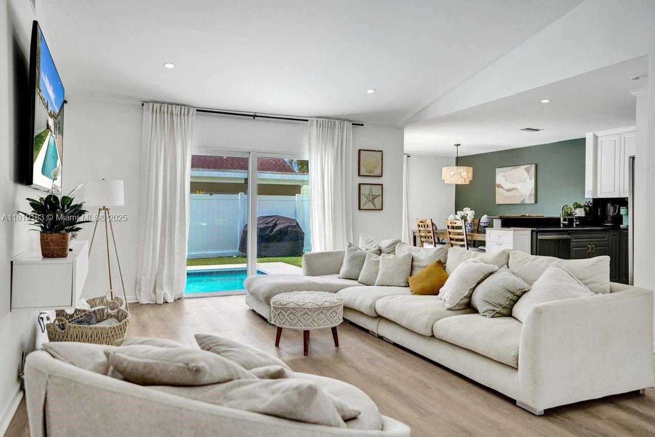 Boca Raton, Florida, 33496, United States, 3 Bedrooms Bedrooms, ,2 BathroomsBathrooms,Residential,For Sale,1850264