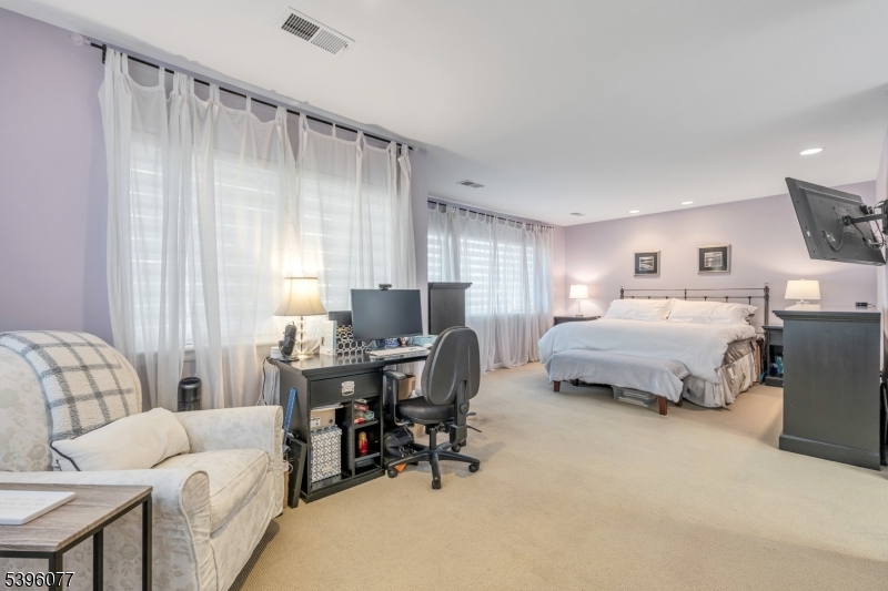 Washington Twp., New Jersey, 07676, United States, 3 Bedrooms Bedrooms, ,3 BathroomsBathrooms,Residential,For Sale,1989067