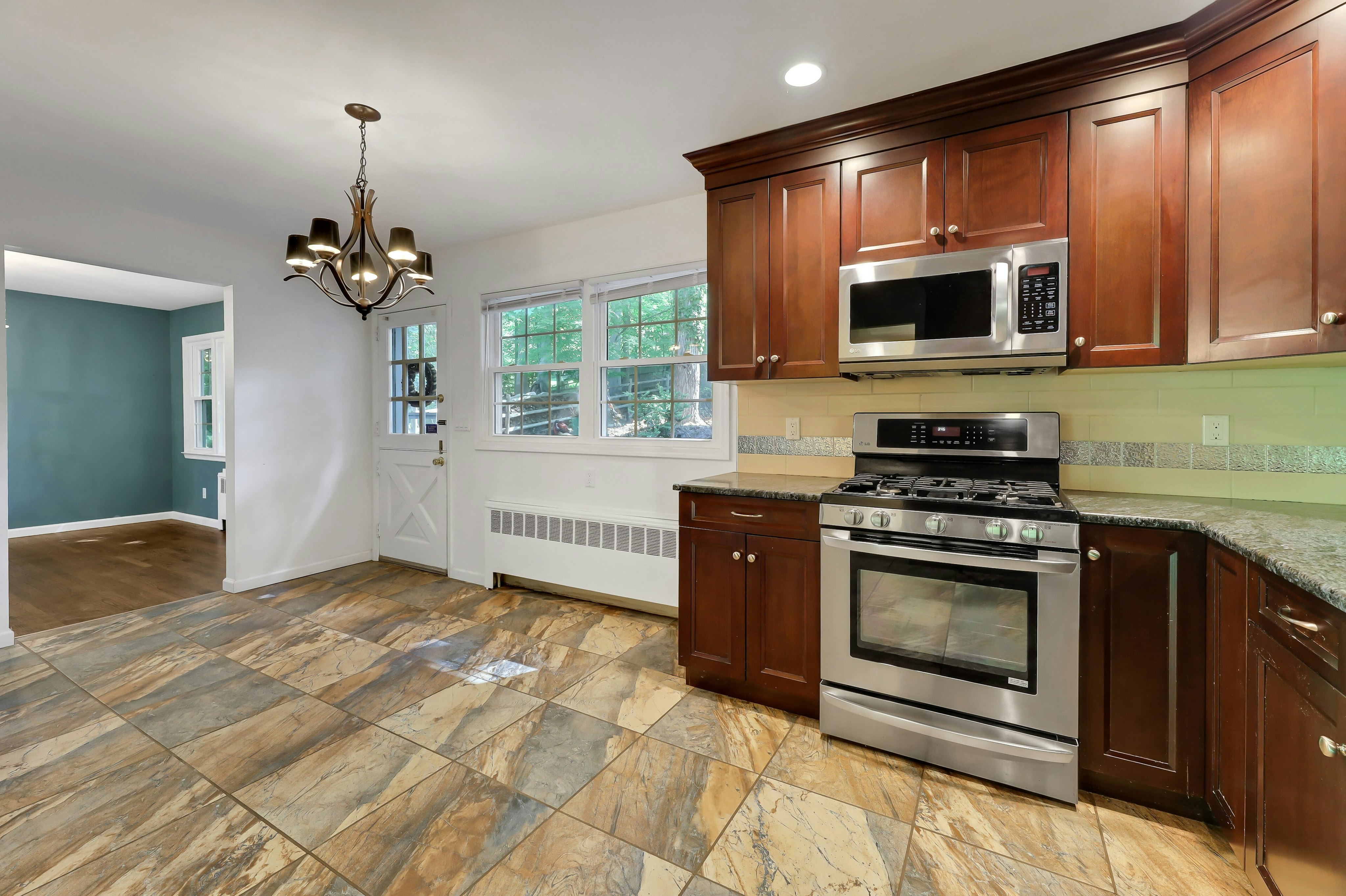  297 Pines Lake Drive East, Wayne, NJ 07470 - 物件實景