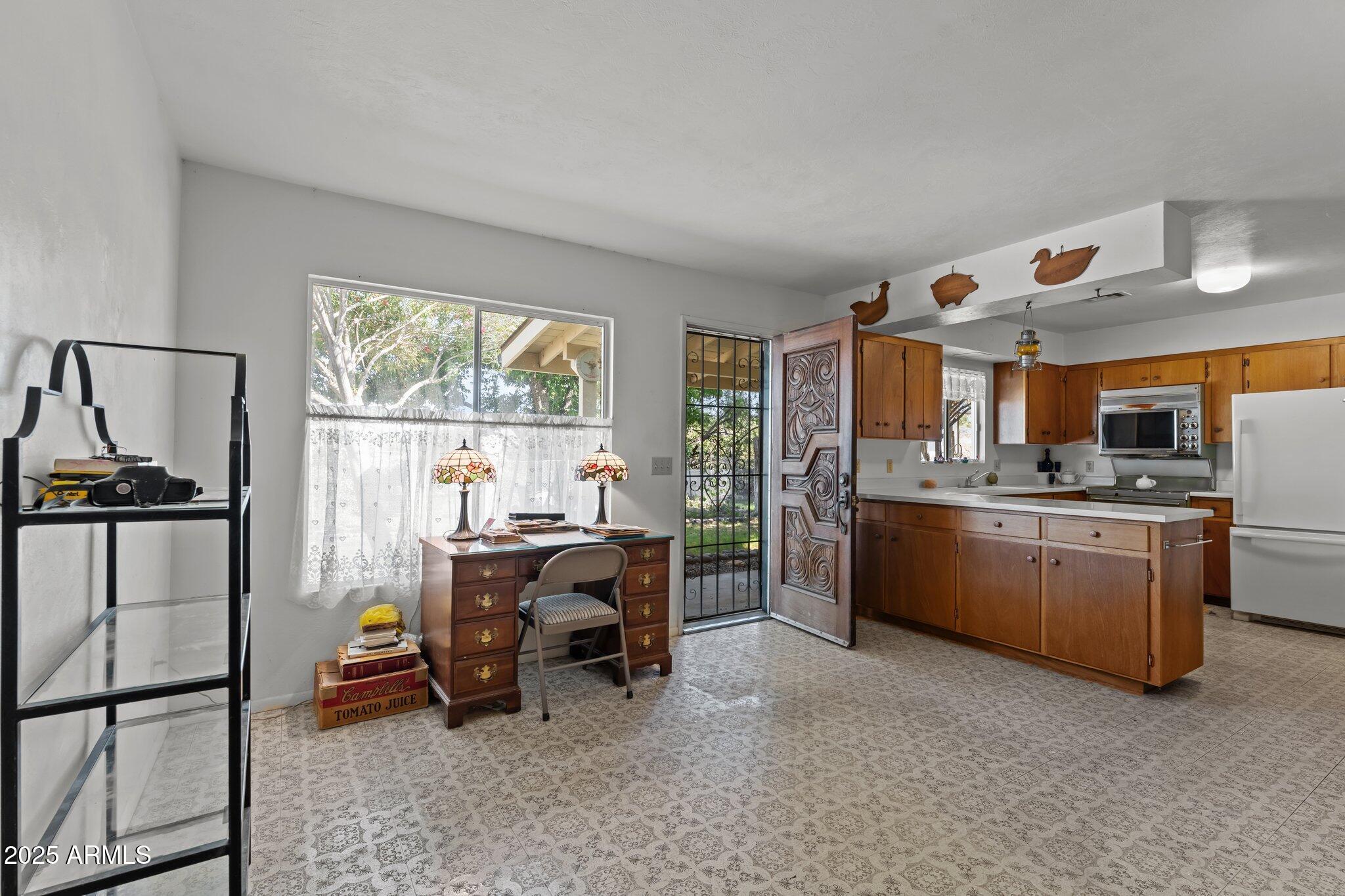 Wickenburg, Arizona, 85390, United States, 4 Bedrooms Bedrooms, ,2 BathroomsBathrooms,Residential,For Sale,1983414