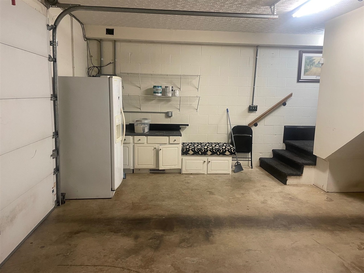 Bowling Green, Kentucky, 42104, United States, 4 Bedrooms Bedrooms, ,5 BathroomsBathrooms,Residential,For Sale,1971353