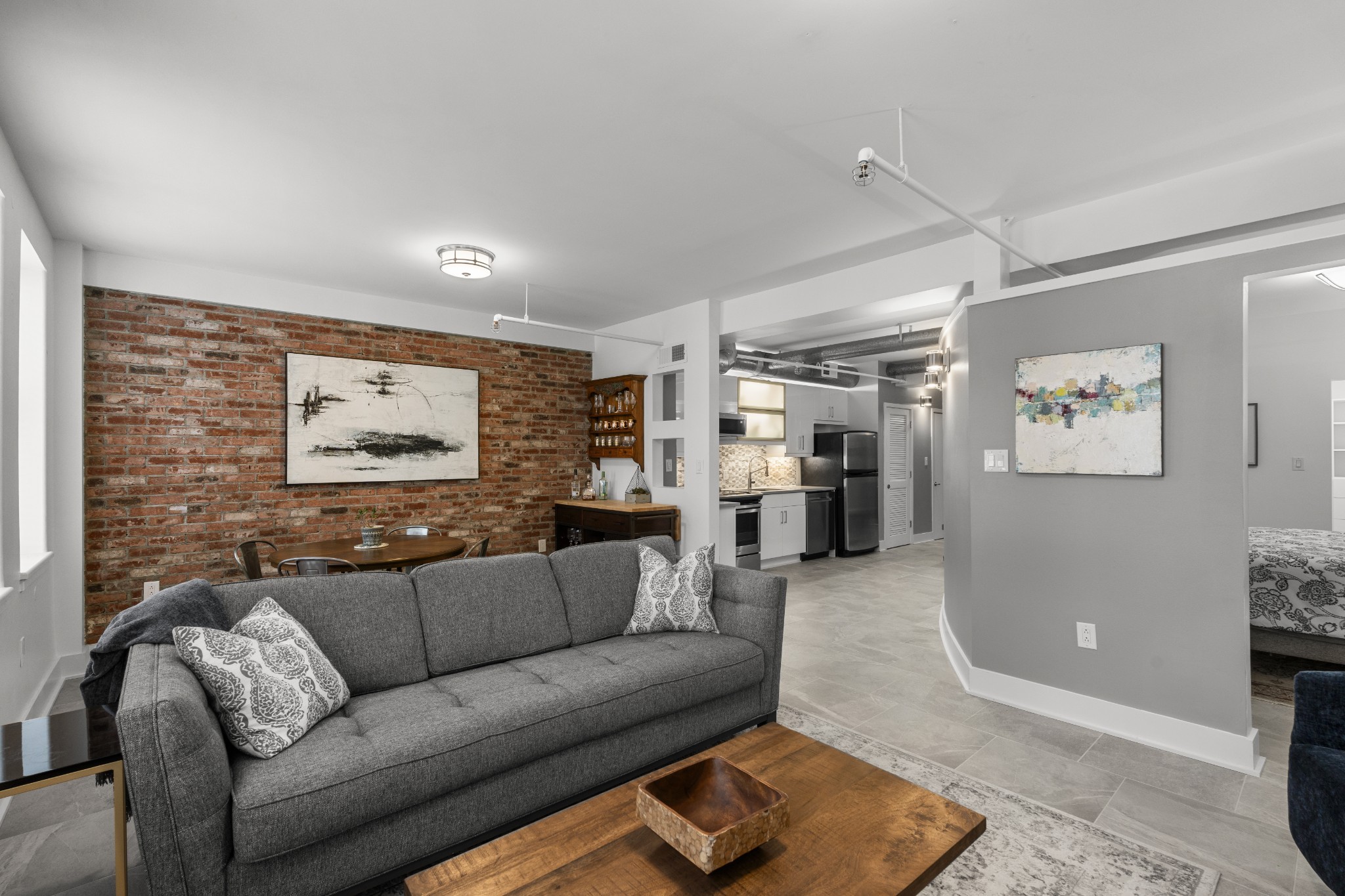  700 Church St Unit #305, Nashville, TN, 37203 - 物件實景