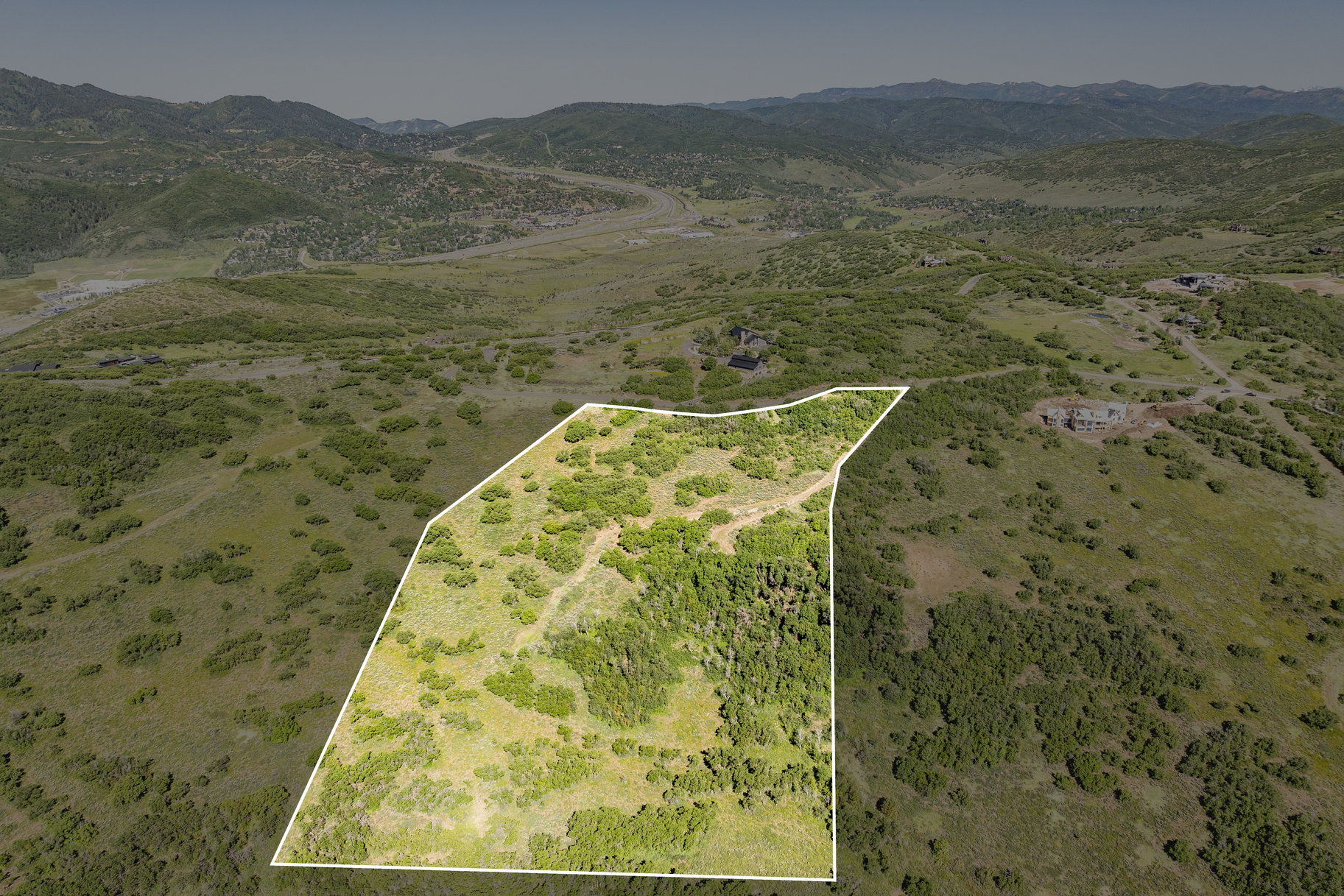  Privacy, Mountain Views, Downhill Build and Build up to Four Structures - 物件實景