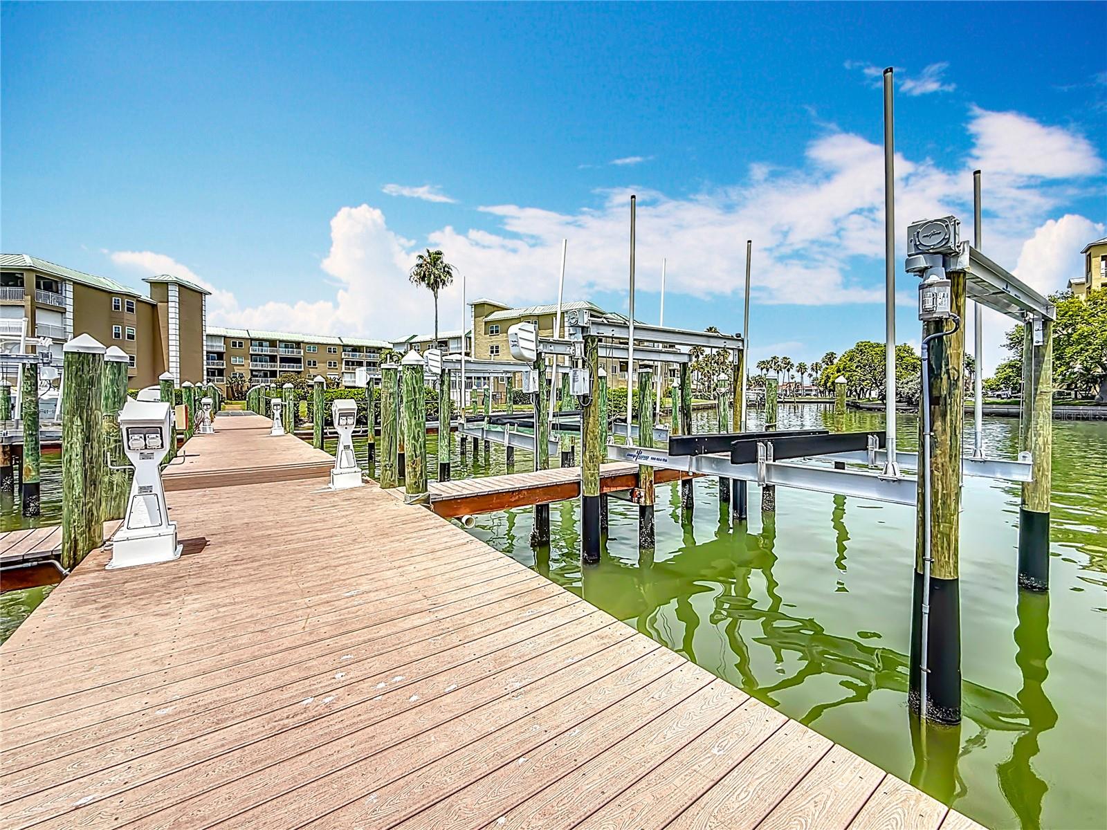 Madeira Beach, Florida, 33708, United States, 2 Bedrooms Bedrooms, ,2 BathroomsBathrooms,Residential,For Sale,1981210