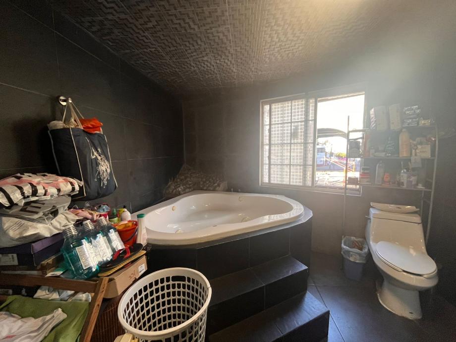 Azcapotzalco, Ciudad de México, 02160, Mexico, 5 Bedrooms Bedrooms, ,3 BathroomsBathrooms,Residential,For Sale,1997514