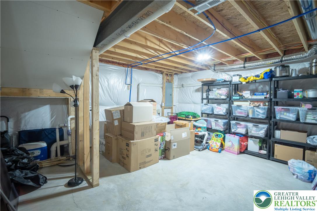 North Catasauqua Bor, Pennsylvania, 18032, United States, 4 Bedrooms Bedrooms, ,4 BathroomsBathrooms,Residential,For Sale,2001673