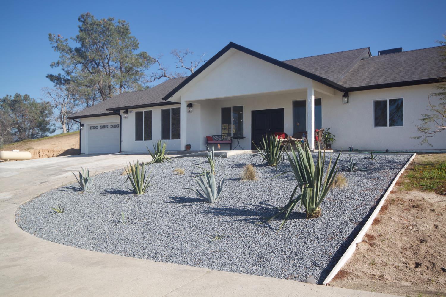 Coarsegold, California, 93614, United States, 3 Bedrooms Bedrooms, ,2 BathroomsBathrooms,Residential,For Sale,2011368