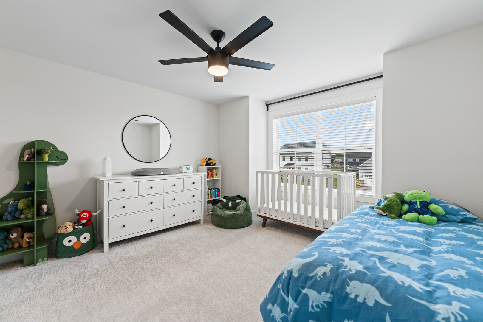 Elgin, Illinois, 60124, United States, 4 Bedrooms Bedrooms, ,3 BathroomsBathrooms,Residential,For Sale,1941075