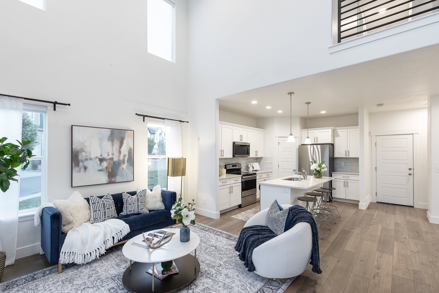  Stylish End-Unit Townhome - 物件實景