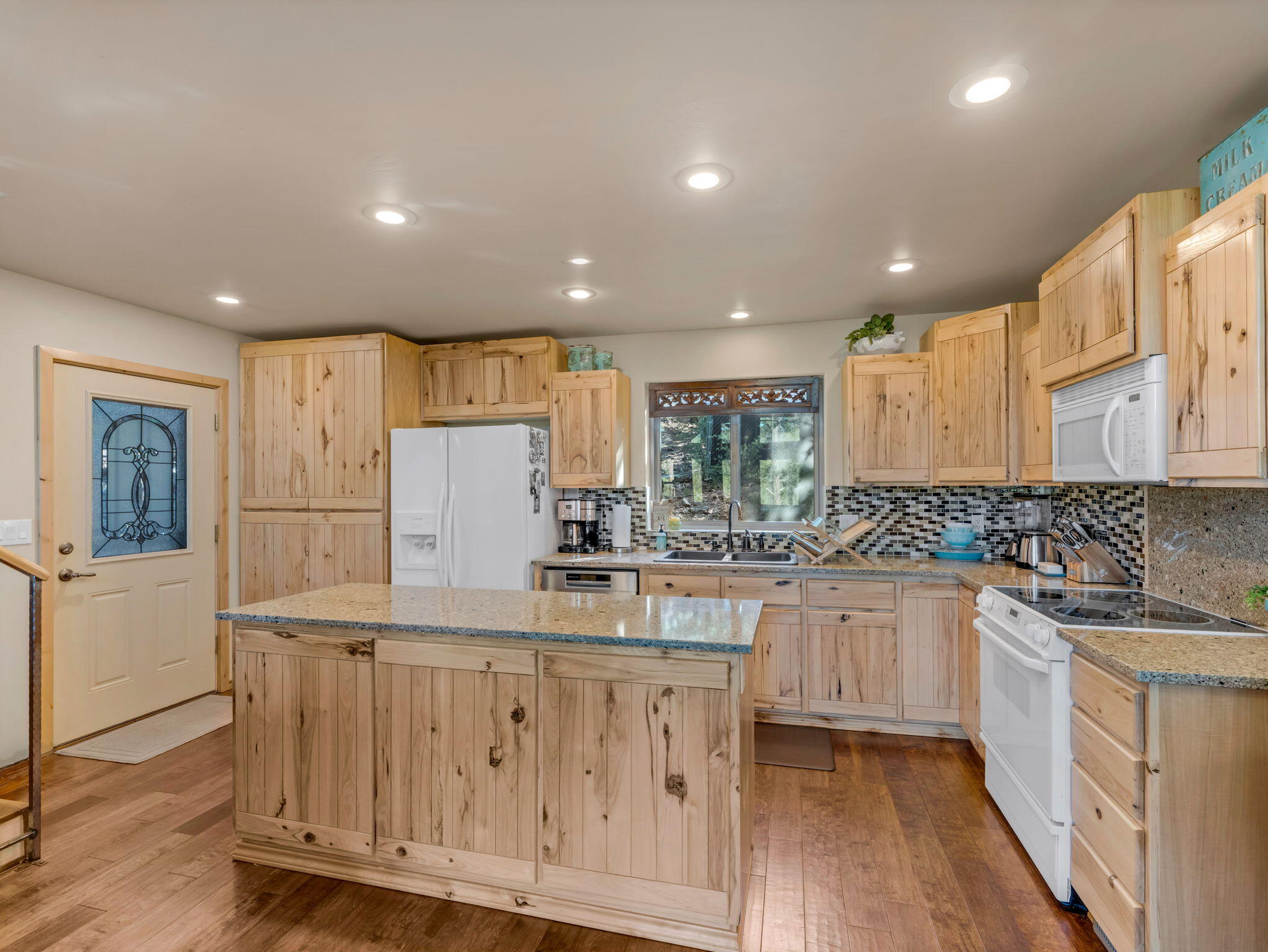 Pine, Arizona, 85544, United States, 3 Bedrooms Bedrooms, ,1 BathroomBathrooms,Residential,For Sale,1862408