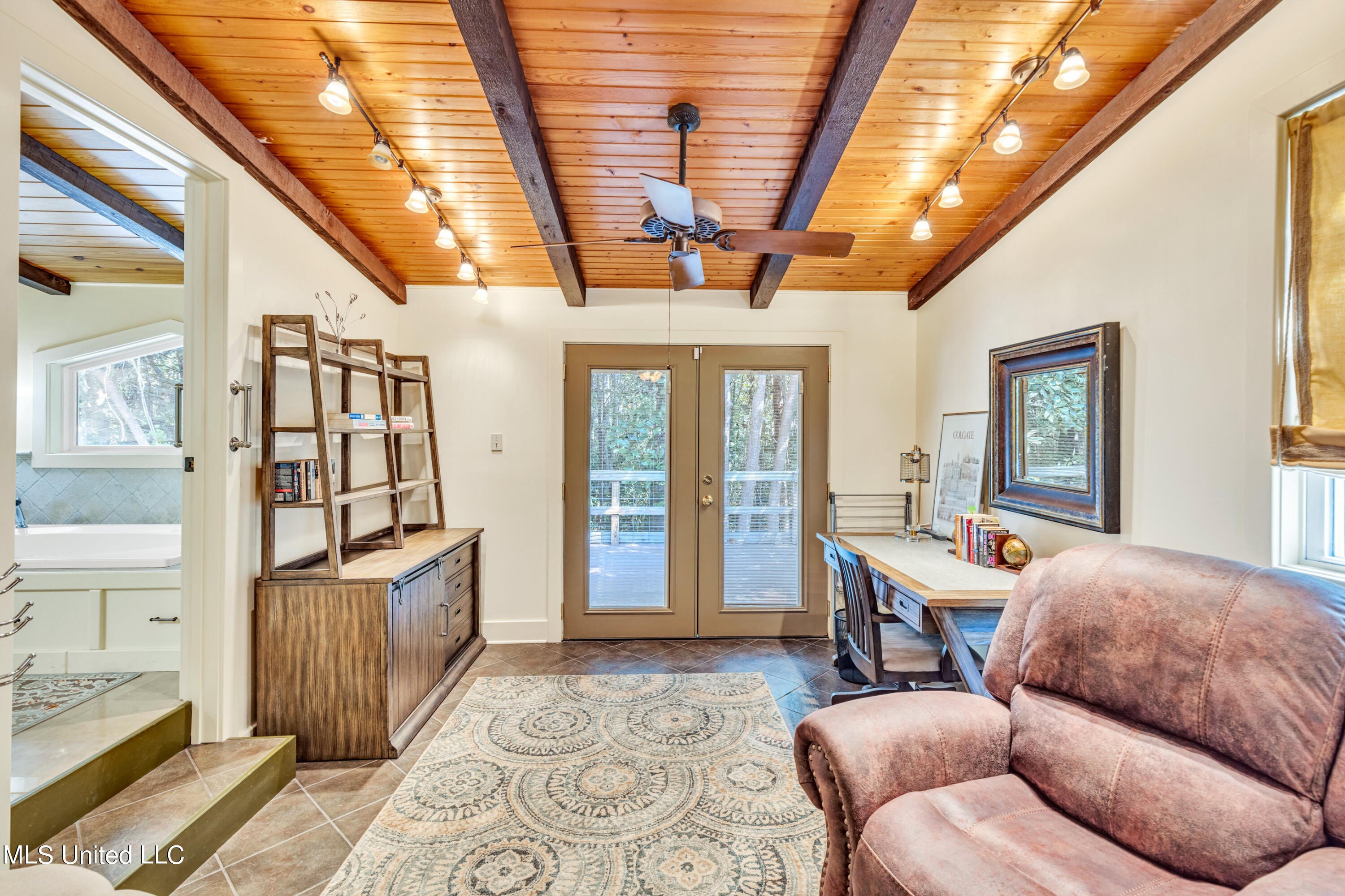 Ocean Springs, Mississippi, 39564, United States, 3 Bedrooms Bedrooms, ,4 BathroomsBathrooms,Residential,For Sale,1942785