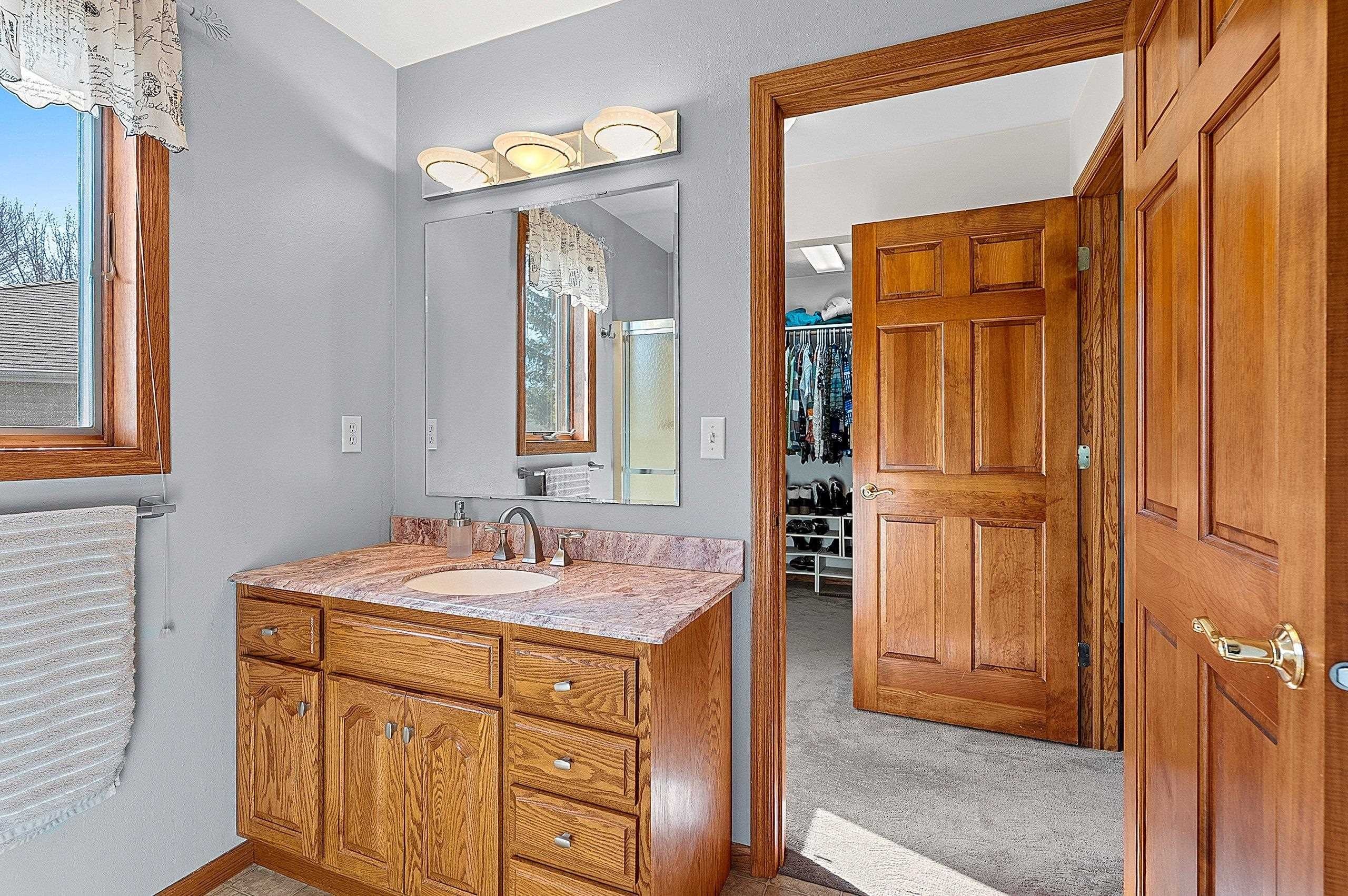GREEN BAY, Wisconsin, 54313, United States, 4 Bedrooms Bedrooms, ,4 BathroomsBathrooms,Residential,For Sale,2048613
